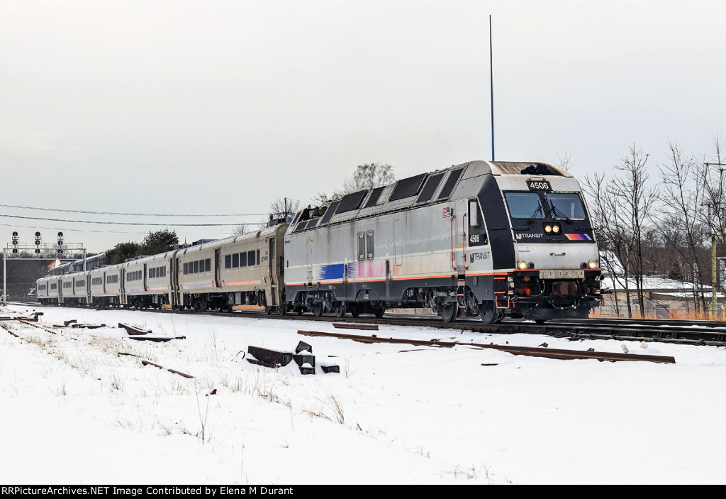 NJT 4508 on train 1113